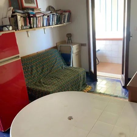 Casa Bianca Con Giardino *