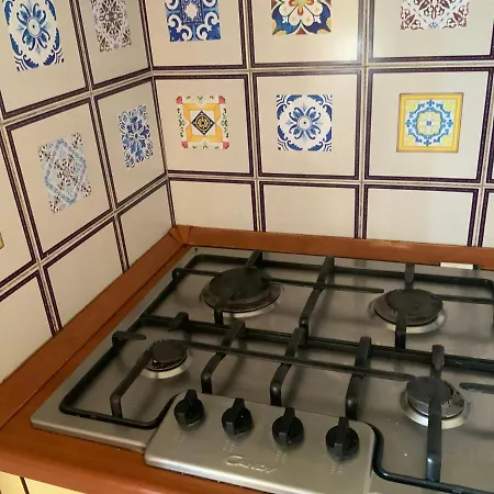 Casa Bianca Con Giardino *